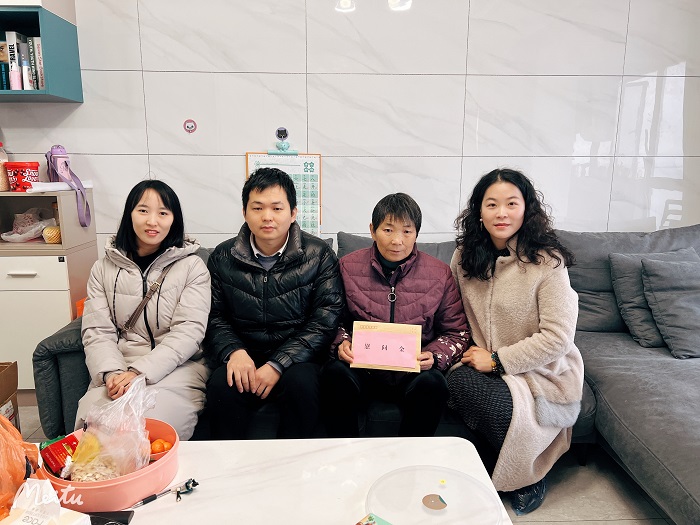 公司開展困難職工家庭走訪慰問(wèn)活動(dòng)